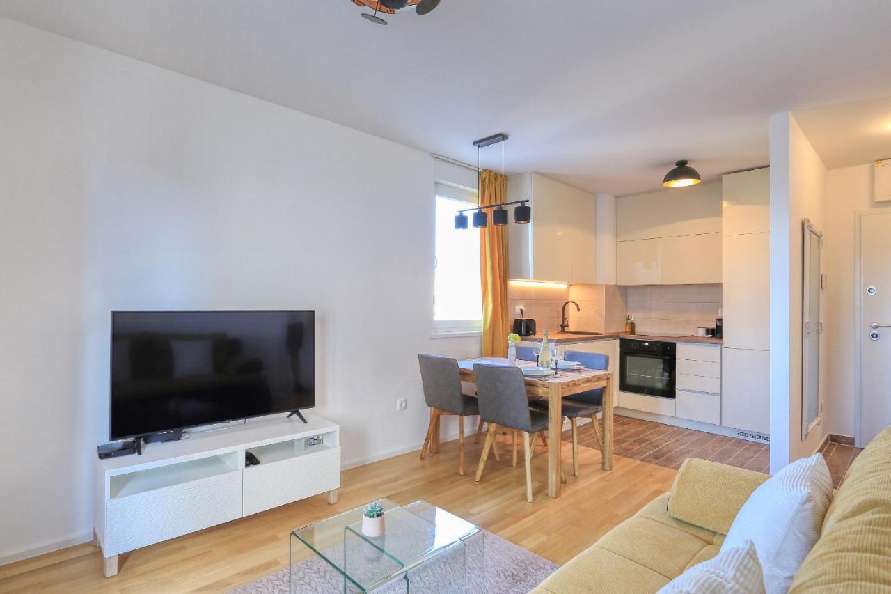 Barbara With Private Parking In The Garage Apartment Zadar Exterior foto