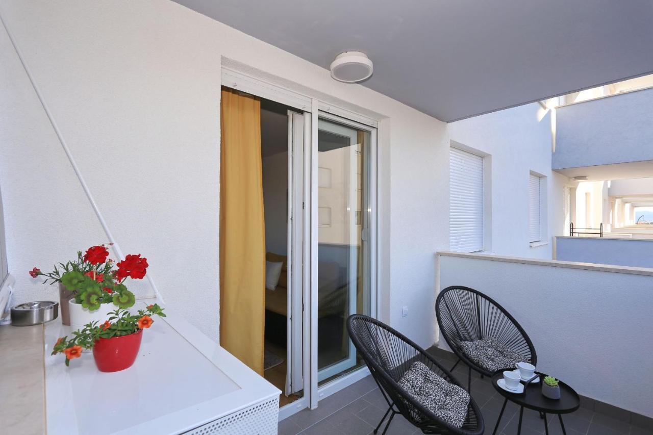 Barbara With Private Parking In The Garage Apartment Zadar Exterior foto