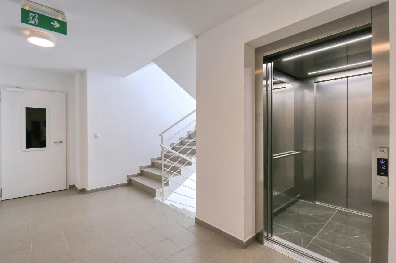 Barbara With Private Parking In The Garage Apartment Zadar Exterior foto